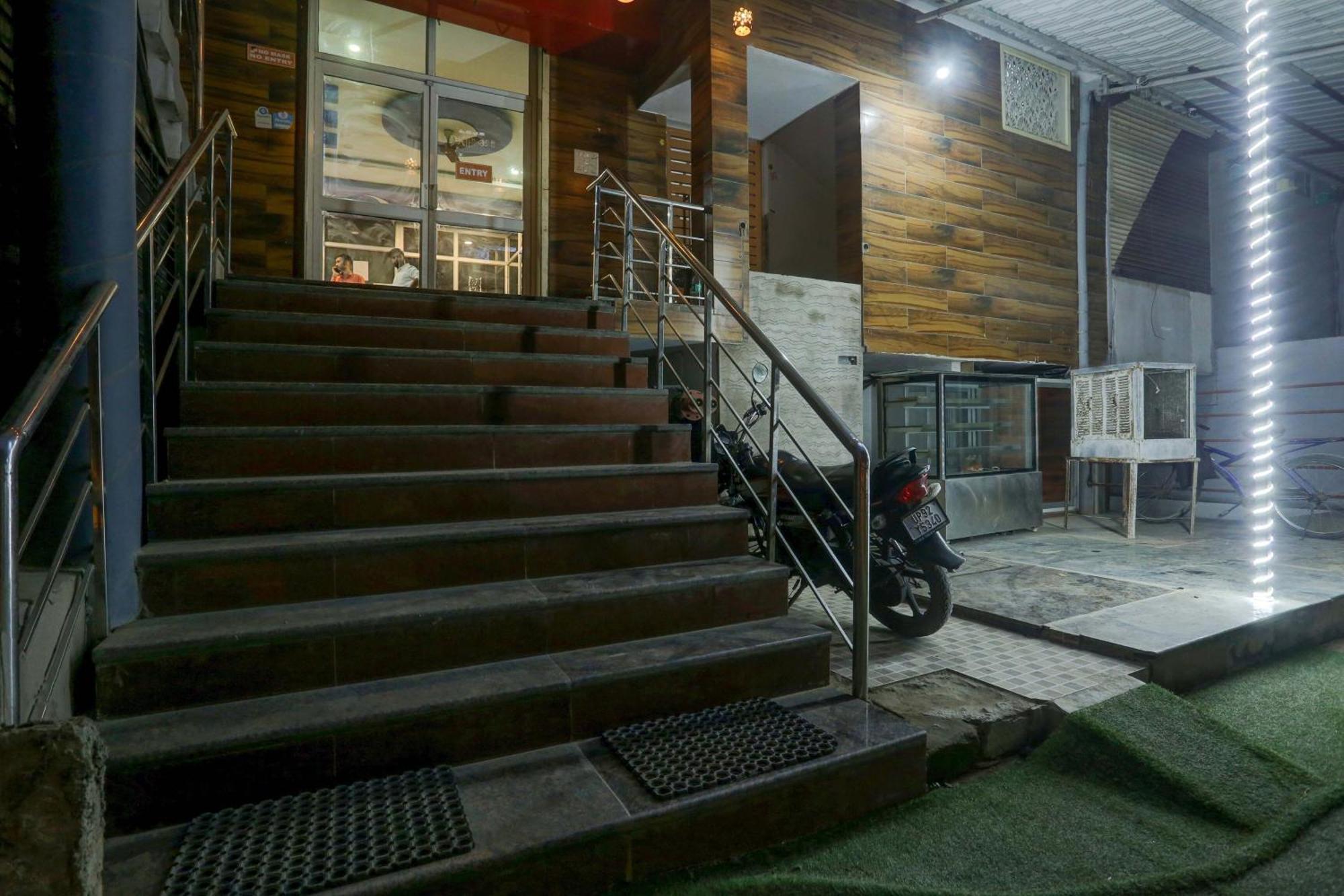 Collection O Hotel Moon Light Lucknow Eksteriør bilde